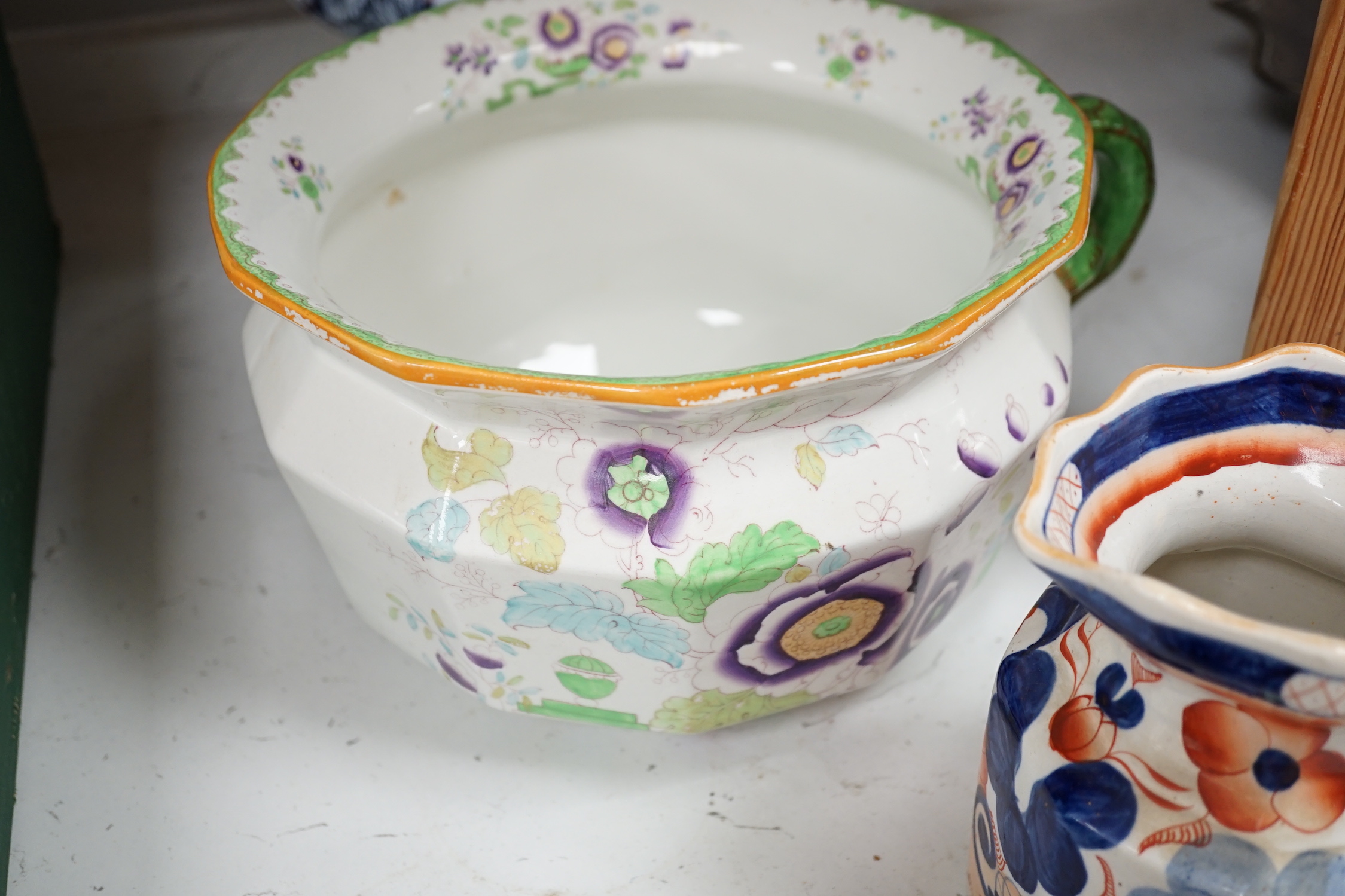 Four early 19th century 'Ironstone China' Imari jugs, a Masons ironstone tureen and a chamber pot (6)